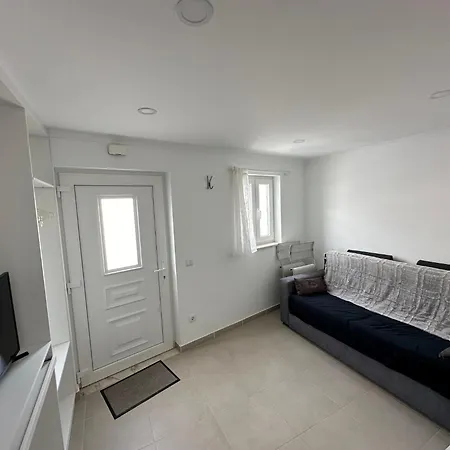 Ferienhaus As Estrelas -trois Hebergements Au Choix Acces Independants Meme Rue - Proche Centre -calme -confort -climatises - Plages -surf- Parking Free Peniche