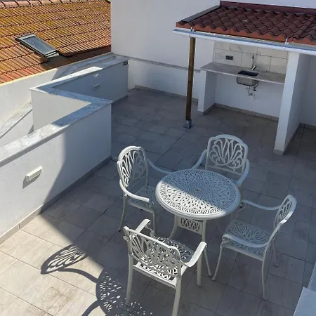 Casa de Férias As Estrelas -trois Hébergements Au Choix Accès Indépendants Même Rue - Proche Centre -calme -confort -climatisés - Plages -surf- Parking Free *