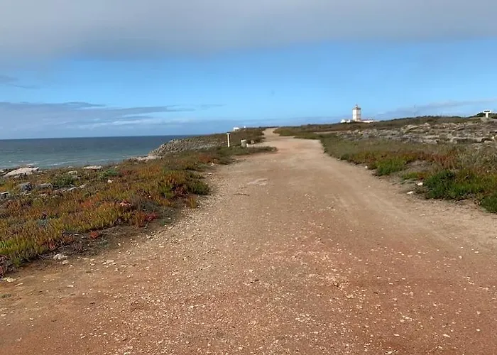 As Estrelas Proches Centre Et Petite Trois établissements Indépendants Climatisés Et De Confort Peniche
